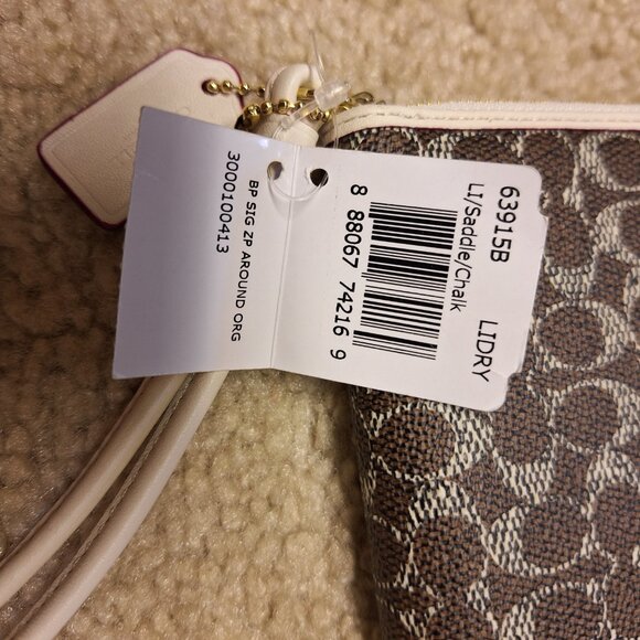 Authentic Coach Small Zip Around Wallet - Picture 2 of 5